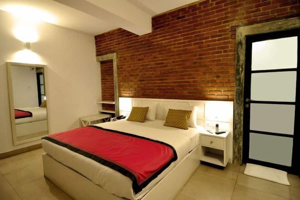 1 bedroom, in-room safe, free WiFi, bed sheets