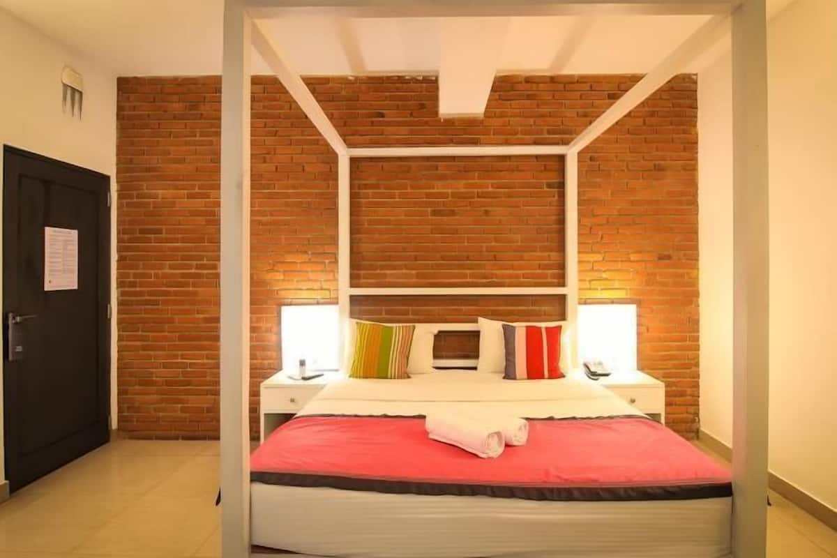 1 bedroom, in-room safe, free WiFi, bed sheets