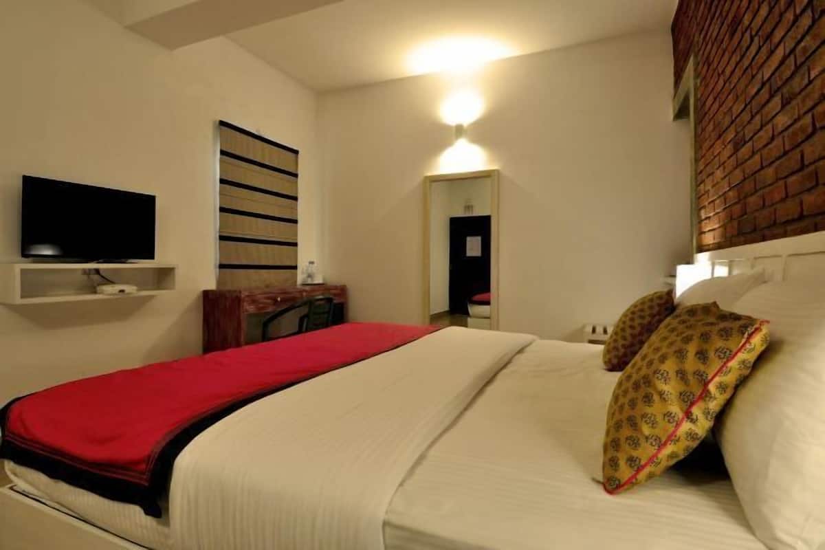 1 bedroom, in-room safe, free WiFi, bed sheets