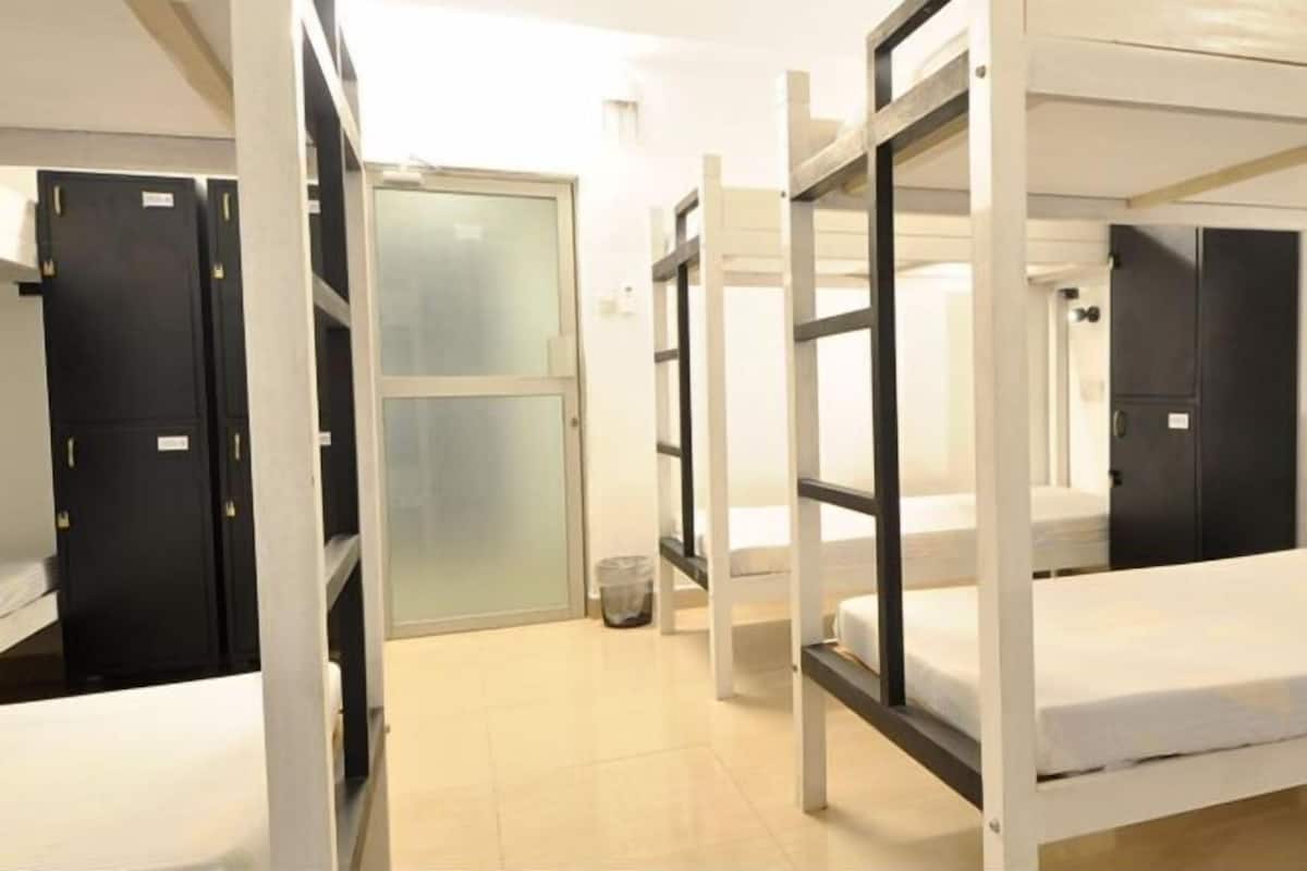 1 bedroom, in-room safe, free WiFi, bed sheets