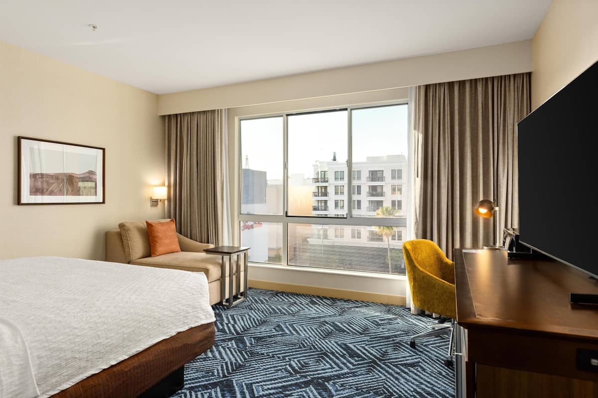 Room, 1 King Bed, Non Smoking, Refrigerator & Microwave | In-room safe, desk, laptop workspace, iron/ironing board