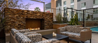Hampton Inn & Suites Los Angeles - Glendale