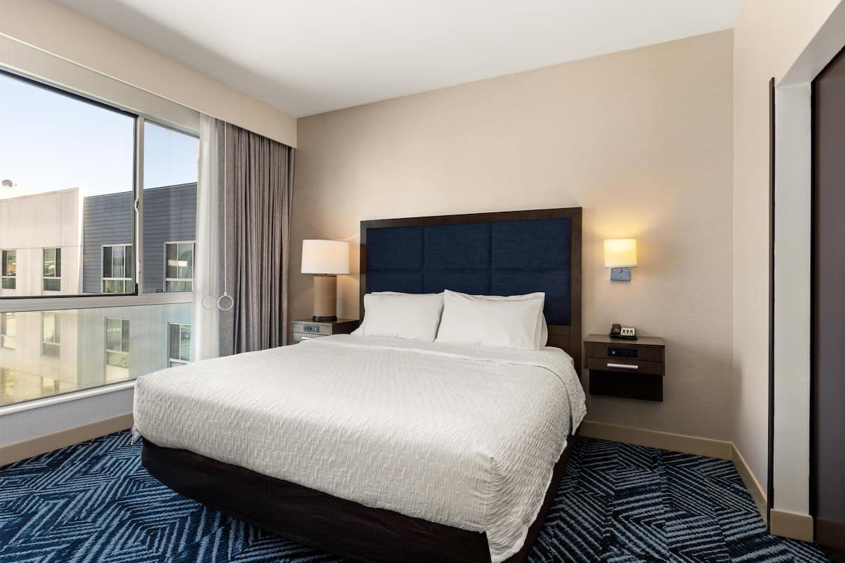 Studio, 1 King Bed, Accessible, Bathtub | In-room safe, desk, laptop workspace, iron/ironing board
