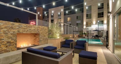 Hampton Inn & Suites Los Angeles - Glendale