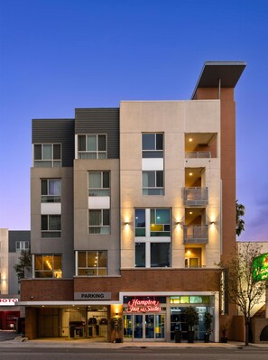 Exterior - Hampton Inn & Suites Los Angeles - Glendale (Glendale)