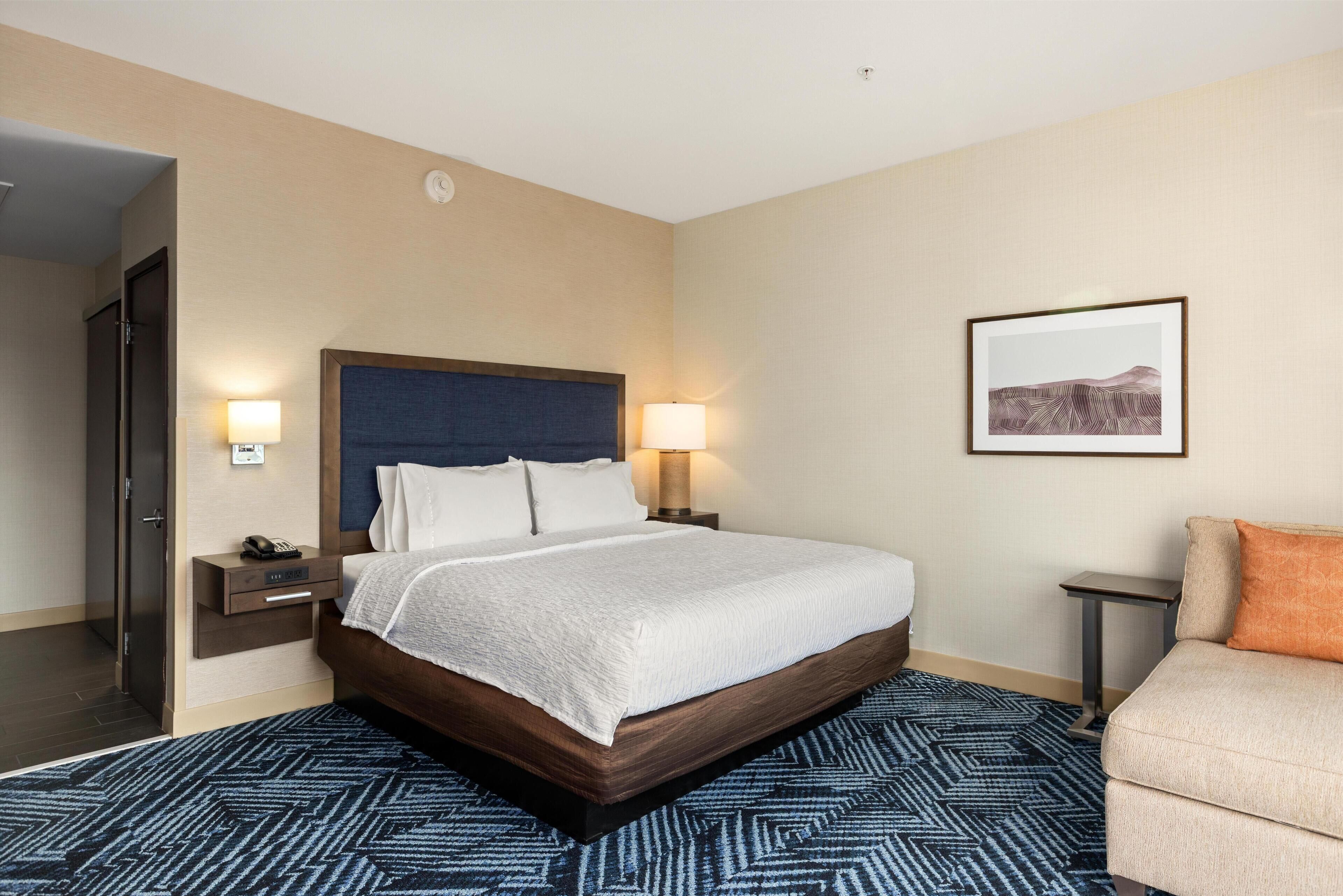 Room, 1 King Bed, Accessible, Bathtub | In-room safe, desk, laptop workspace, iron/ironing board