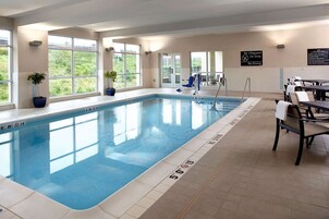 Indoor pool, sun loungers