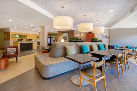 Lobby. Home2 Suites by Hilton Waco
