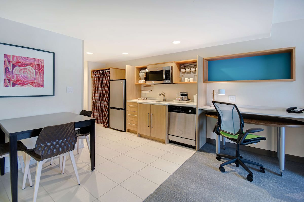 Fridge, microwave, dishwasher, coffee/tea maker