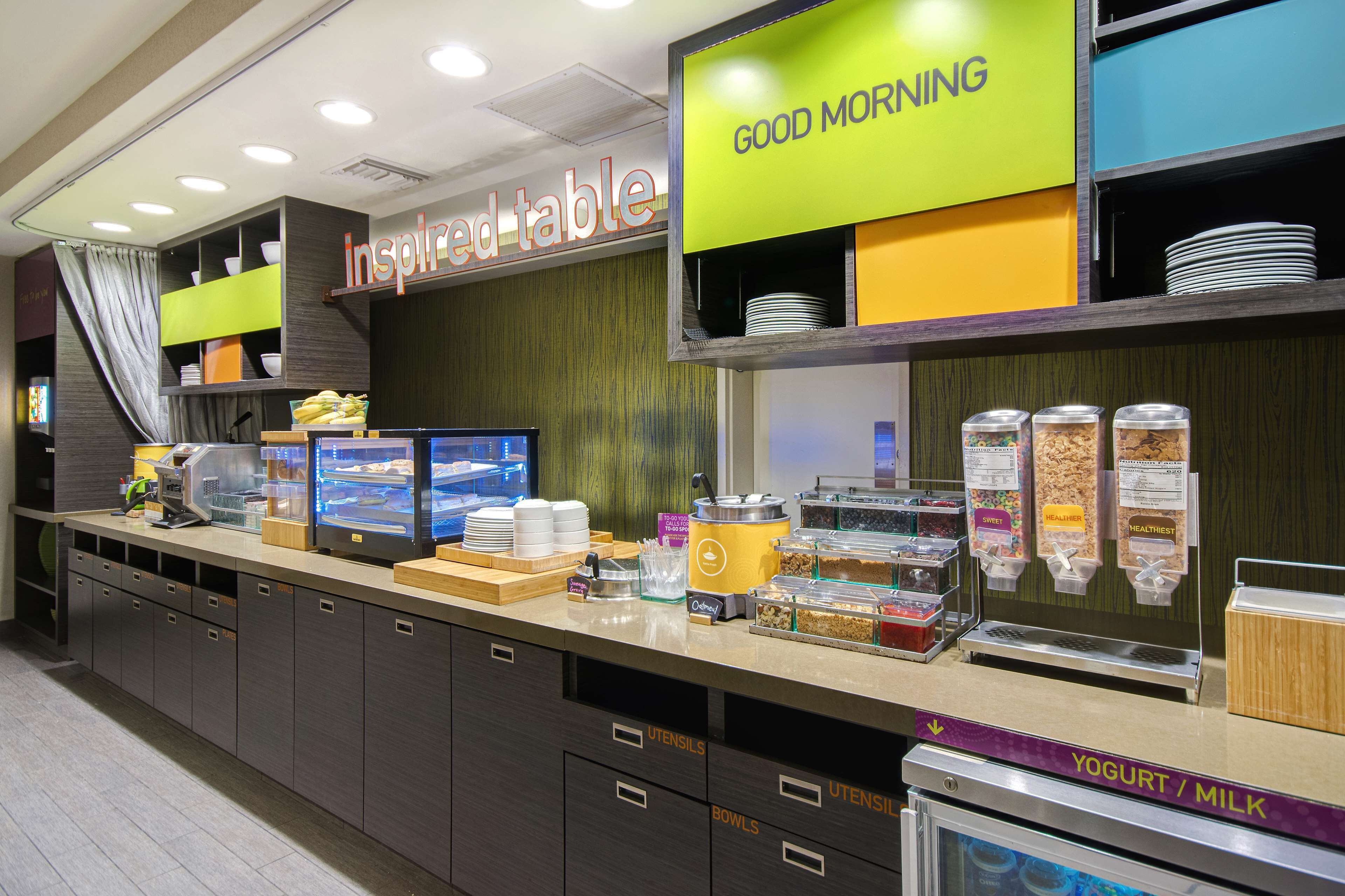 free daily continental breakfast