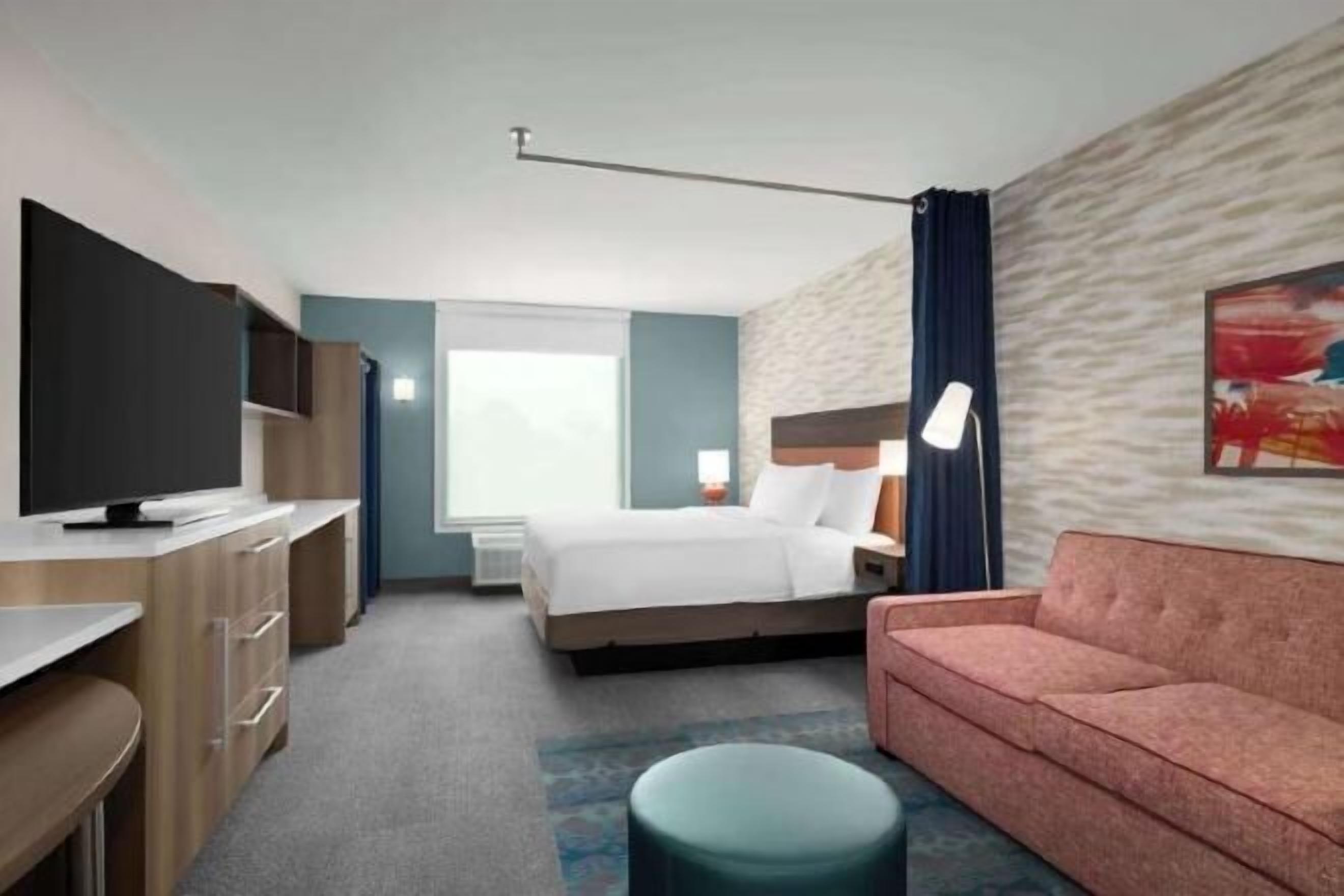 In-room safe, free WiFi, bed sheets