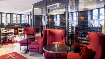 Lunch and dinner served, French cuisine