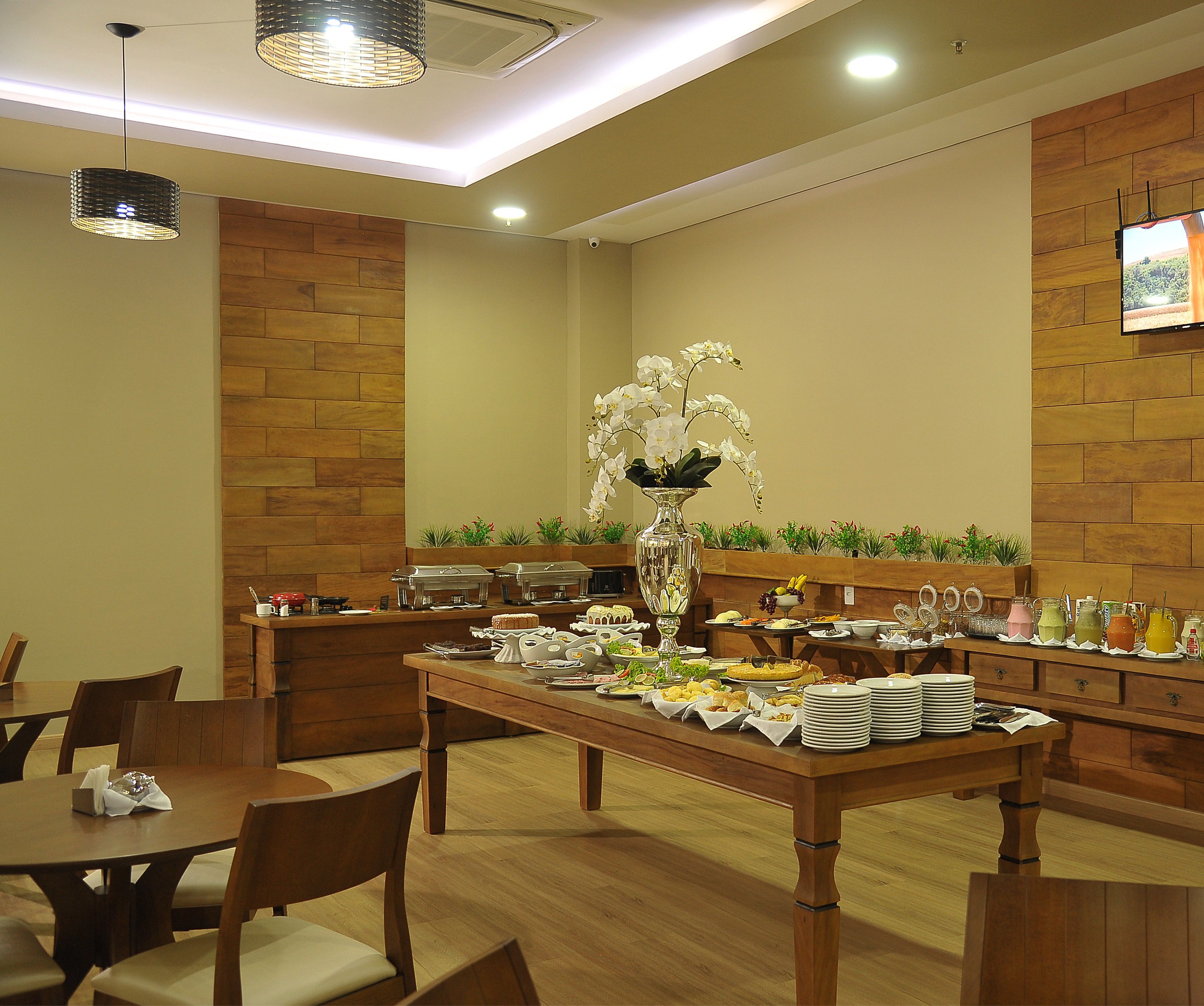 breakfast and dinner served, brazilian cuisine