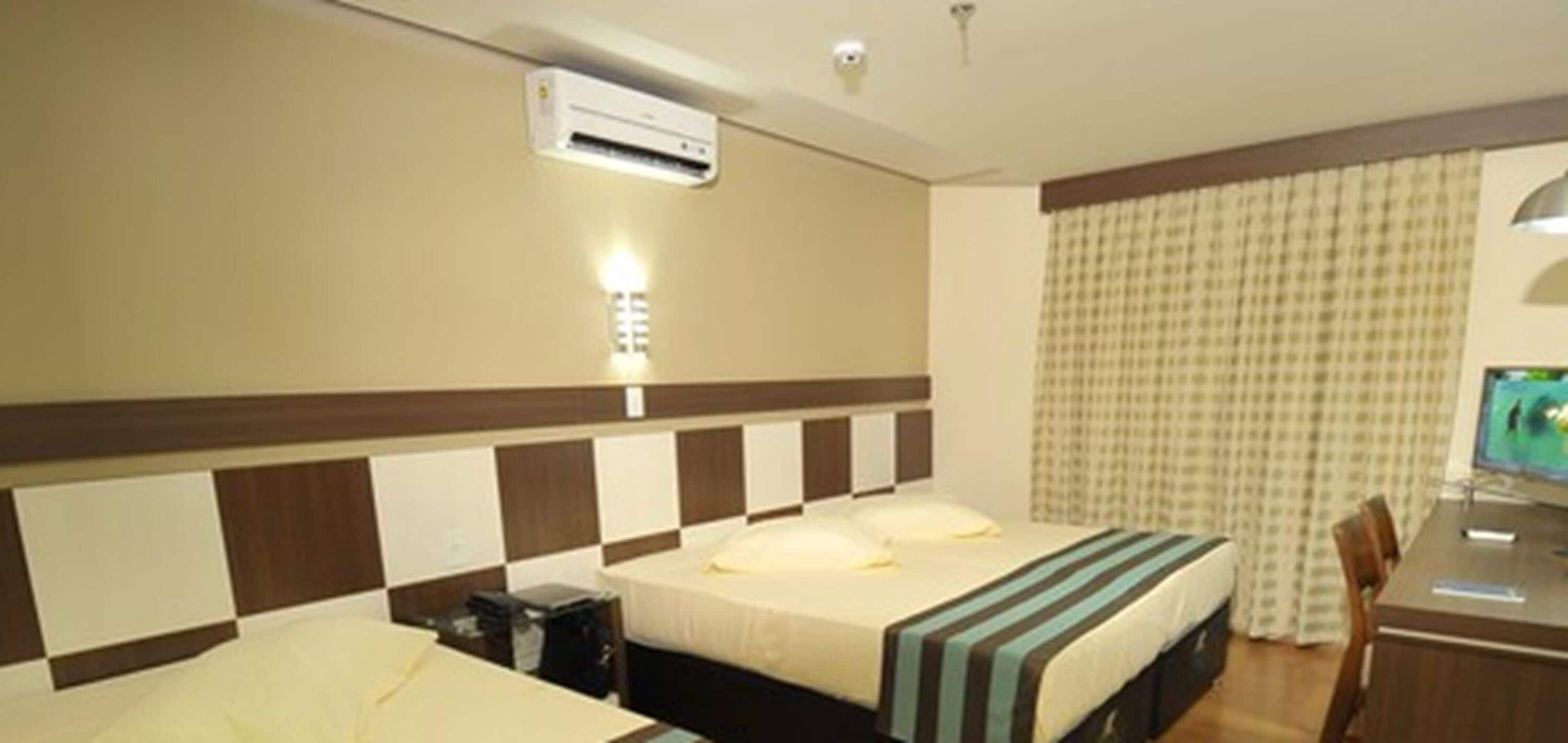 quadruple room | 1 bedroom, minibar, individually decorated, desk