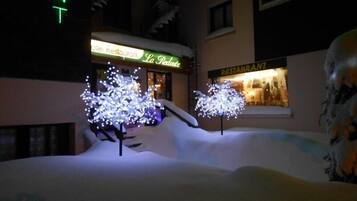 Façade de l’hébergement - soirée/nuit