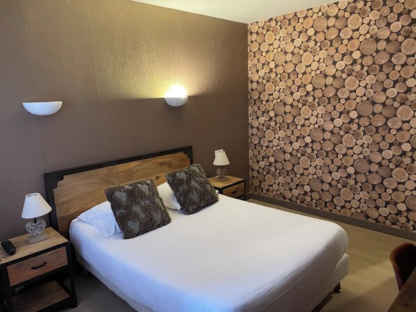 بديكورات فريدة لكل غرفة وطراز فريد لكل وحدة ومكتب وتجهيزات عازلة للصوت