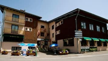 施設の正面
