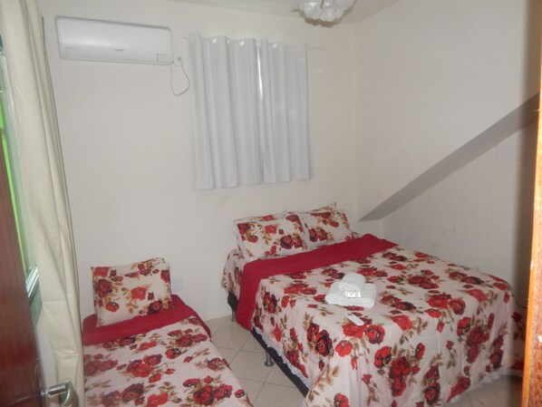 Cortinas blackout, camas plegables/adicionales y wifi gratis 