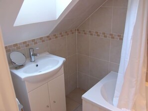 村舍, 3 间卧室 | 浴室