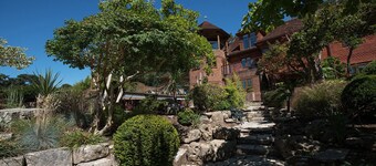 Hamble Retreat House and Luxury Studios