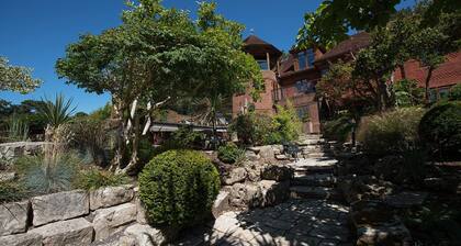 Hamble Retreat House and Luxury Studios