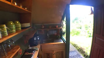 豪華套房, 湖景 (Sun Suite) | 私人小型廚房 | 咖啡機/沖茶器