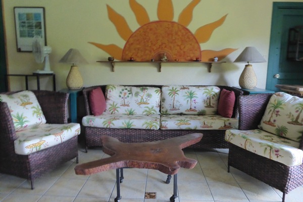 Deluxe Suite, Lake View (Sun Suite) | Living area