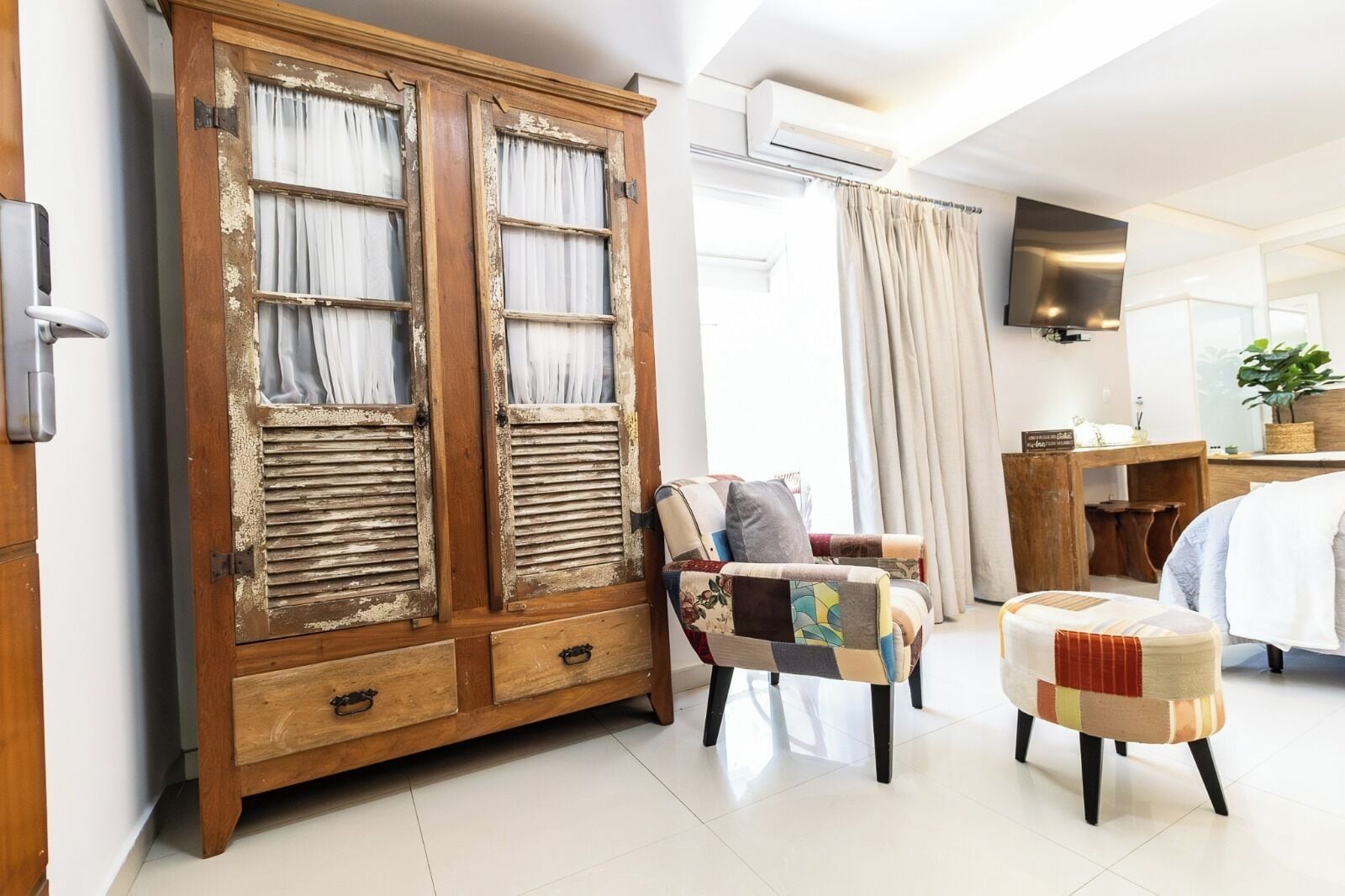 luxury room | minibar, in-room safe, desk, blackout curtains