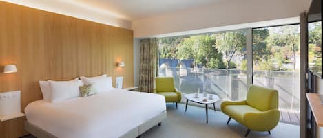 高級客房, 1 張特大雙人床, 非吸煙房 (Twin bed on request) | 迷你吧、客房內保險箱、書桌、隔音