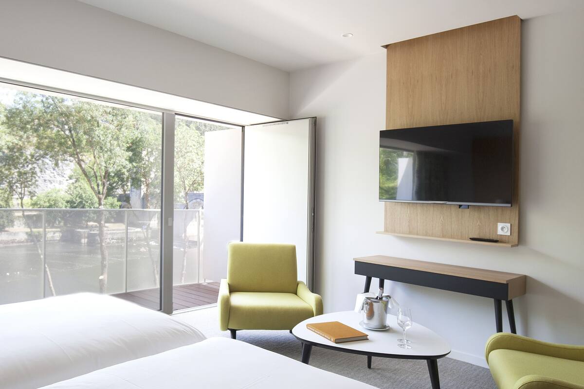 superior room, 1 king bed, non smoking (twin bed on request) | balcony view