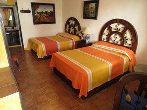 標準雙人房, 2 張標準雙人床 | 熨斗/熨衣板、搖籃/嬰兒床、折疊床/加床、免費無線上網