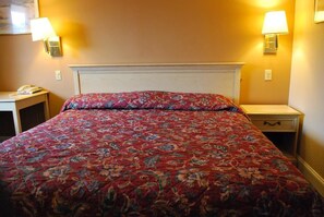 Premium bedding, desk, free WiFi, bed sheets - Bama Inn (Huntsville)