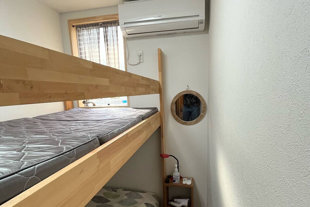 Down duvets, in-room safe, free WiFi, bed sheets