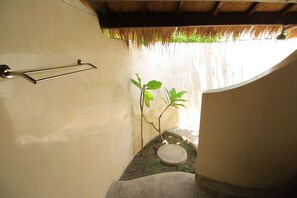 Garden Bungalow | Bathroom shower - Adeng-Adeng Bungalows (Gili Meno)