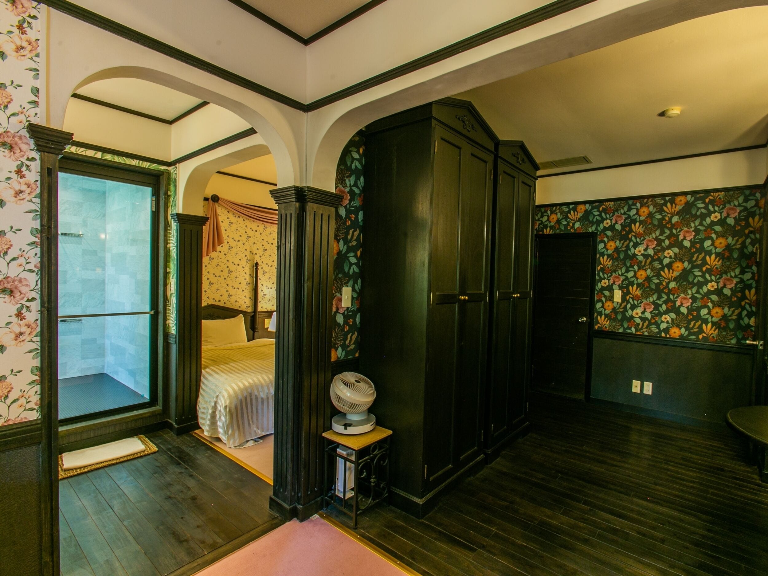 Executive Suite, 2 Double Beds, Non Smoking | Living area