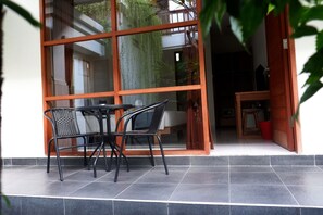Terrace/patio - Abyan Guest House (Denpasar)