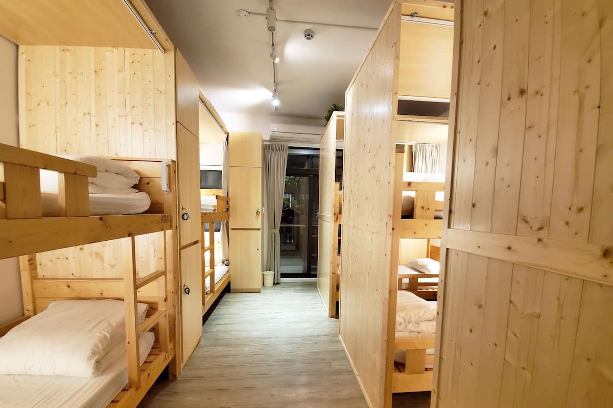 Blackout drapes, soundproofing, free WiFi, bed sheets
