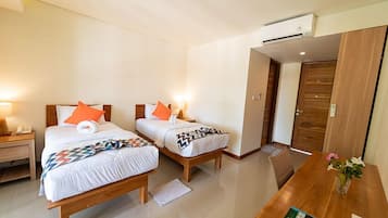 Superior Twin Room | 1 bedroom, in-room safe, individually furnished, desk