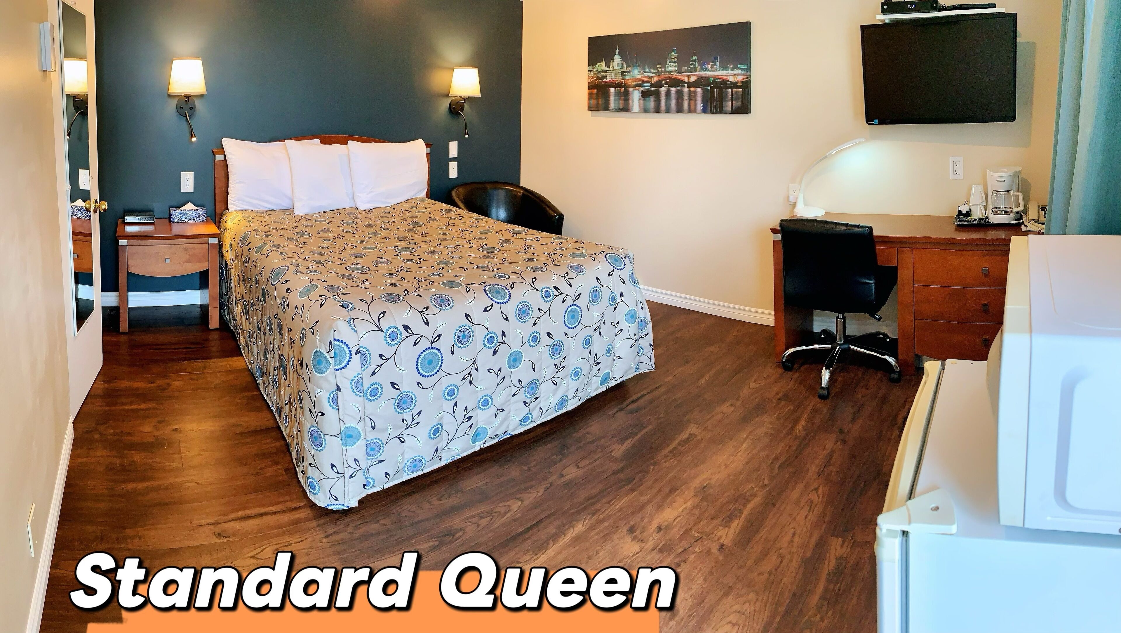 Standardzimmer, 1 Queen-Bett | Schreibtisch, schallisolierte Zimmer, Bügeleisen/Bügelbrett