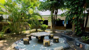 Breakfast, lunch and dinner served - Hotel Green Prundi (Labuan Bajo)