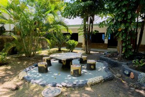 Breakfast, lunch, dinner served; Indonesian cuisine  - Hotel Green Prundi (Labuan Bajo)