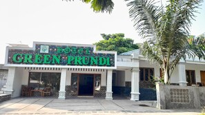 Exterior - Hotel Green Prundi (Labuan Bajo)