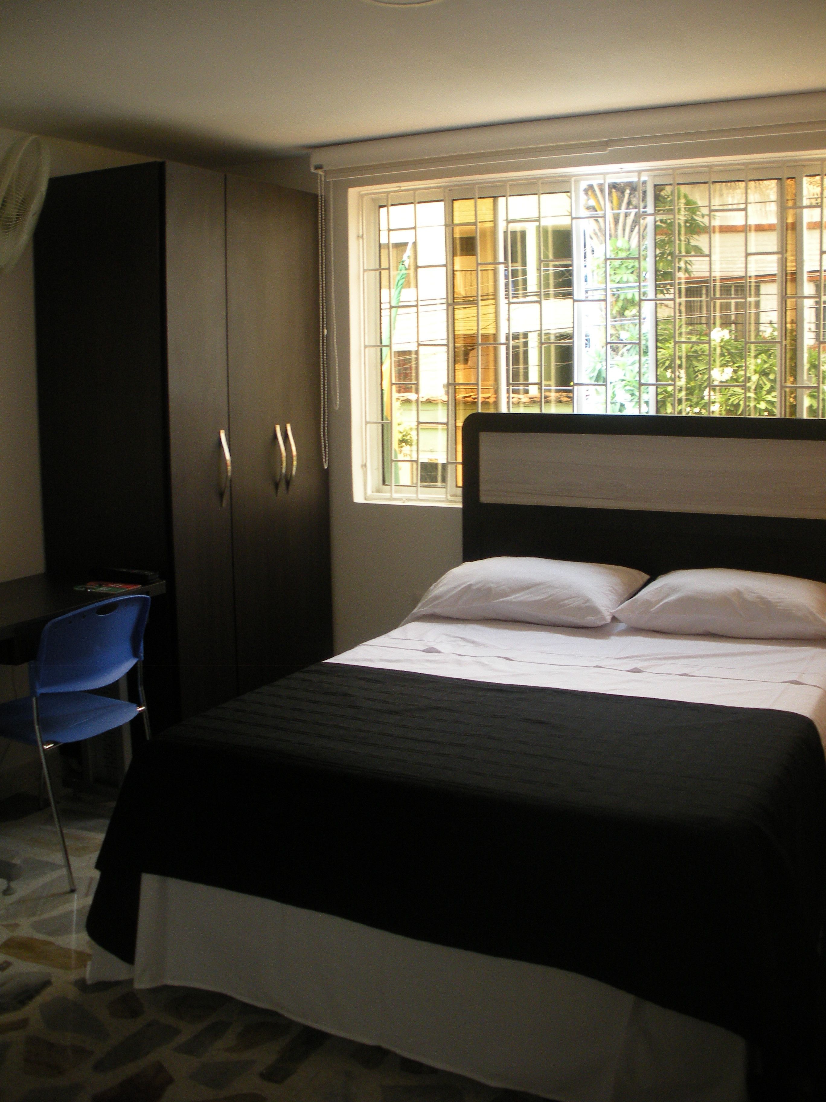 senior room, private bathroom | 1 bedroom, egyptian cotton sheets, pillow-top beds, desk