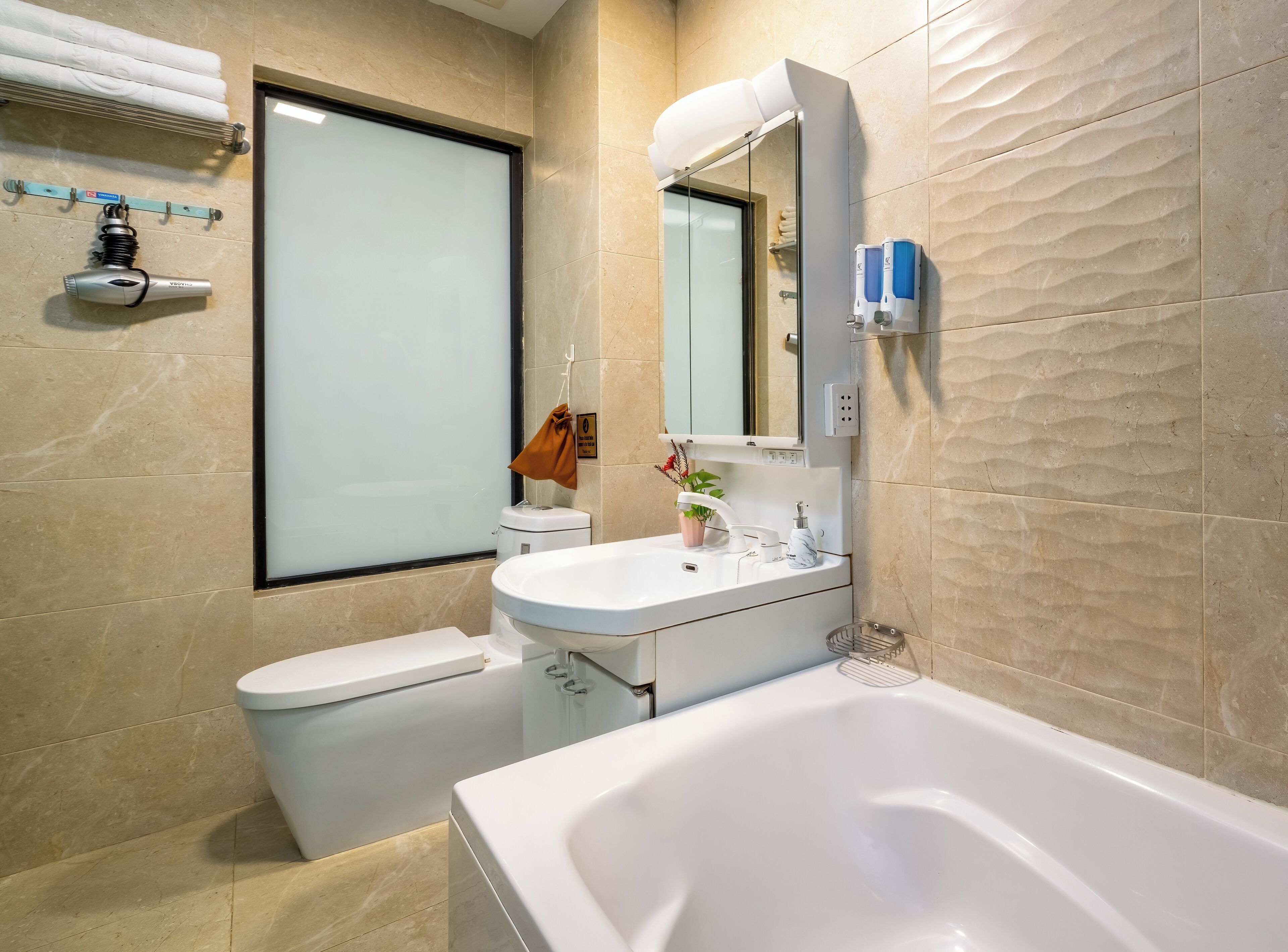 triple room, 1 bedroom, non smoking | bathroom | free toiletries, hair dryer, bathrobes, slippers