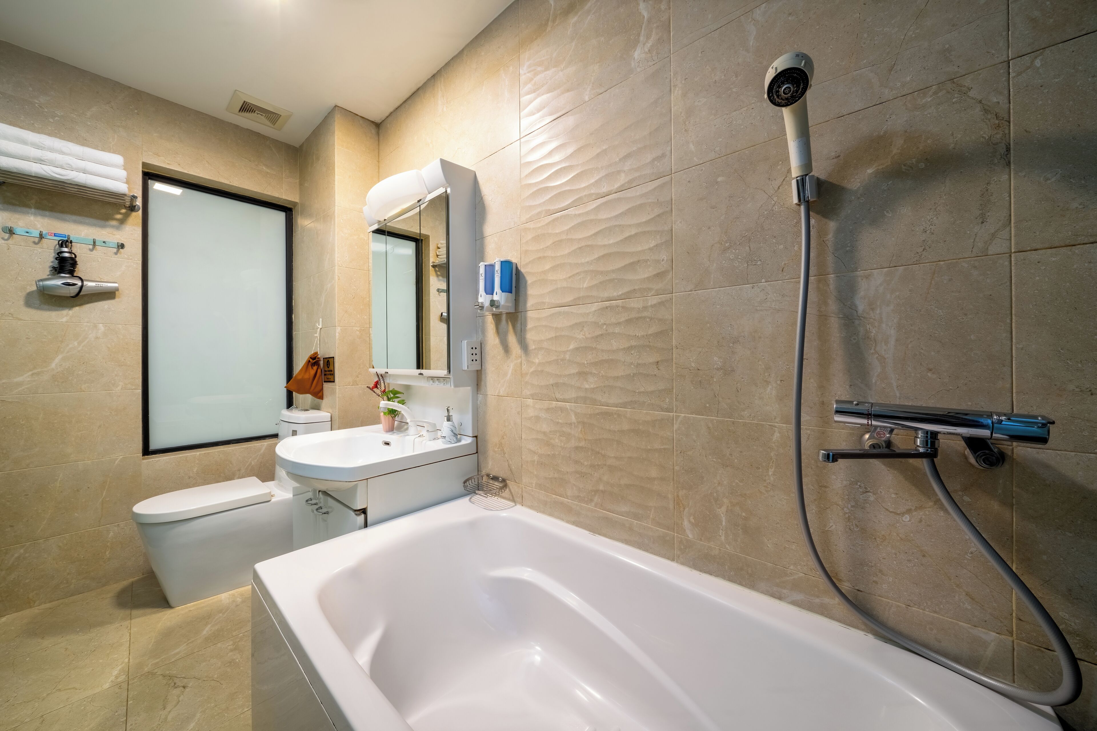 triple room, 1 bedroom, non smoking | bathroom | free toiletries, hair dryer, bathrobes, slippers