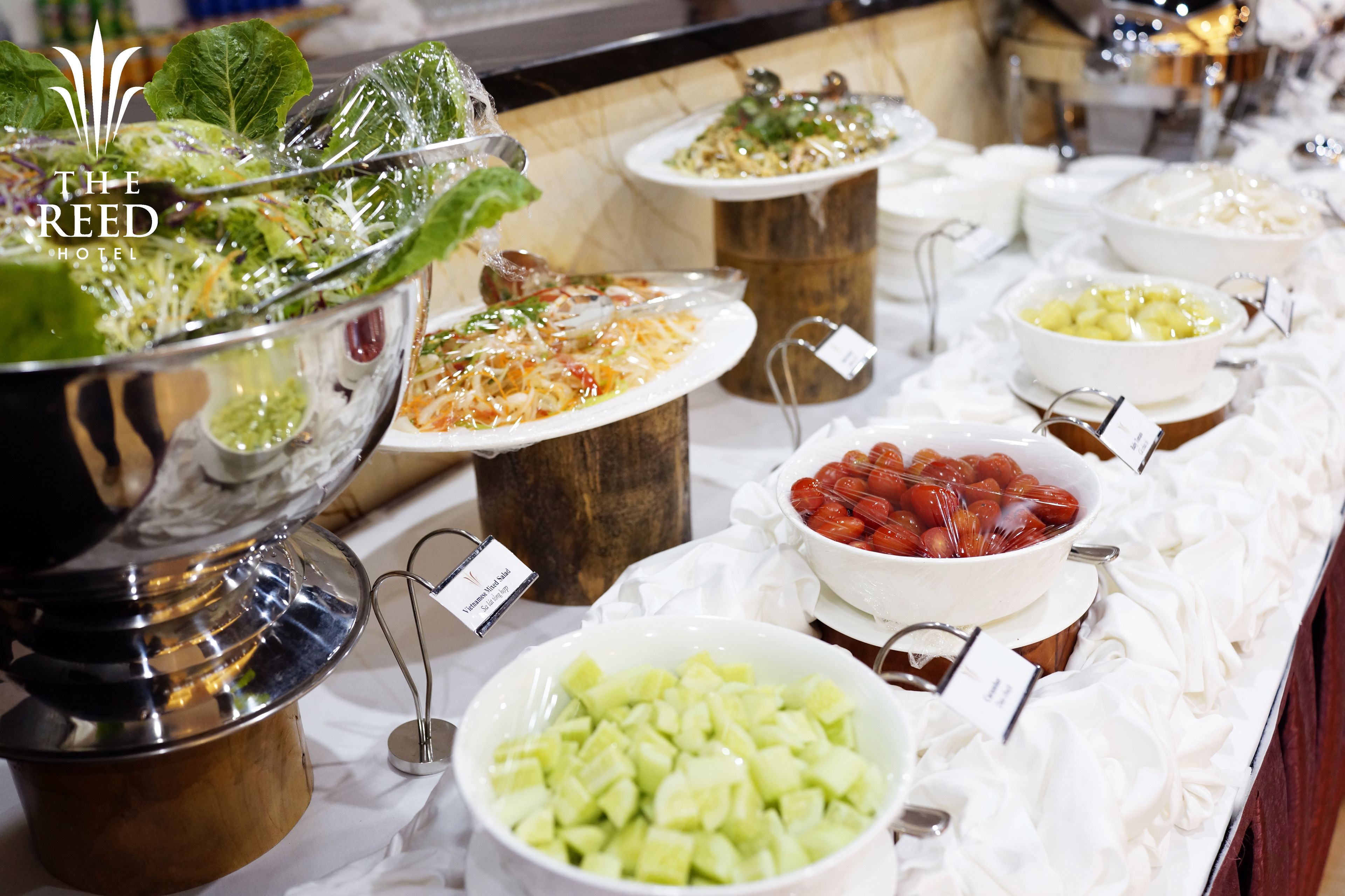 Desayuno buffet diario (VND 475000 por persona)