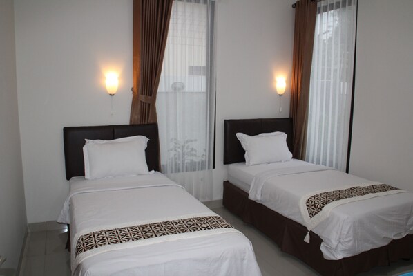 Soundproofing, iron/ironing board, free WiFi