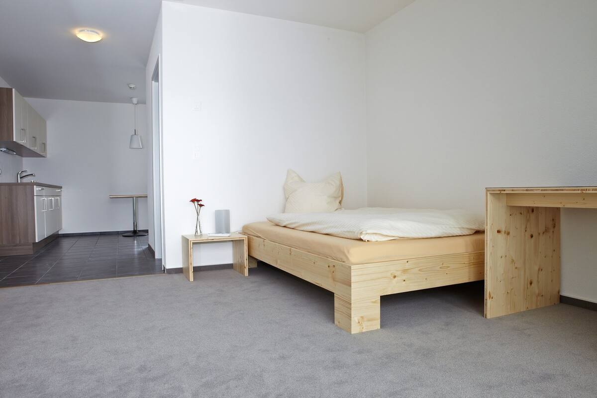 Premium bedding, minibar, desk, free cots/infant beds