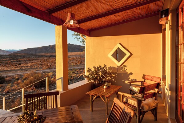 Cottage #4 Striata | Egyptian cotton sheets, premium bedding, pillowtop beds, in-room safe