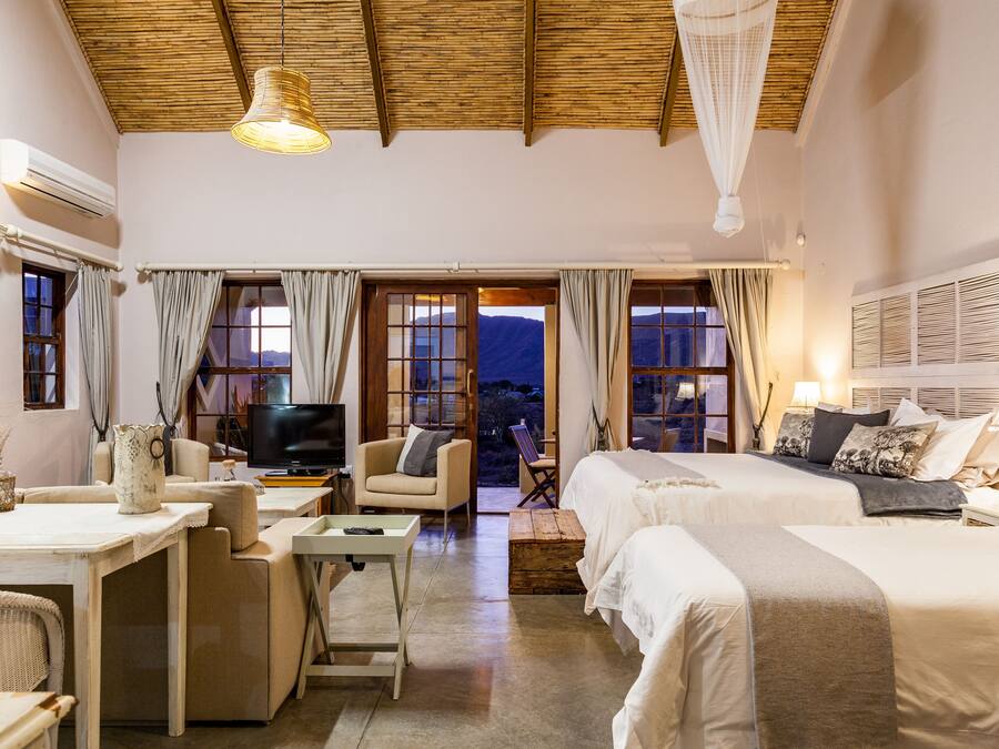 Cottage #1 Kanon | Egyptian cotton sheets, premium bedding, pillowtop beds, in-room safe